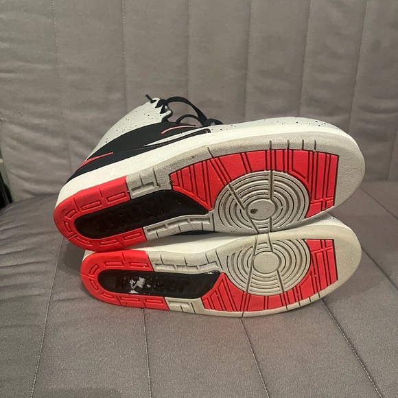 Retro 2 men size 9 preowned good condition - Picture 6 of 9